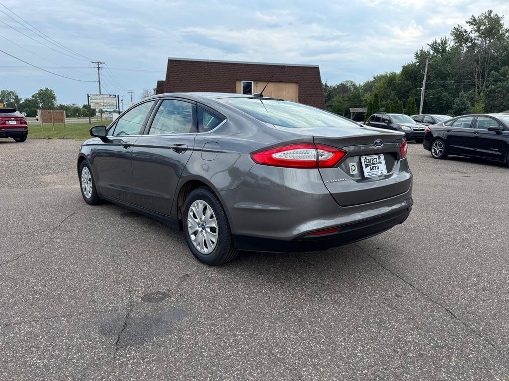 Used 2013 Ford Fusion S FWD image 7