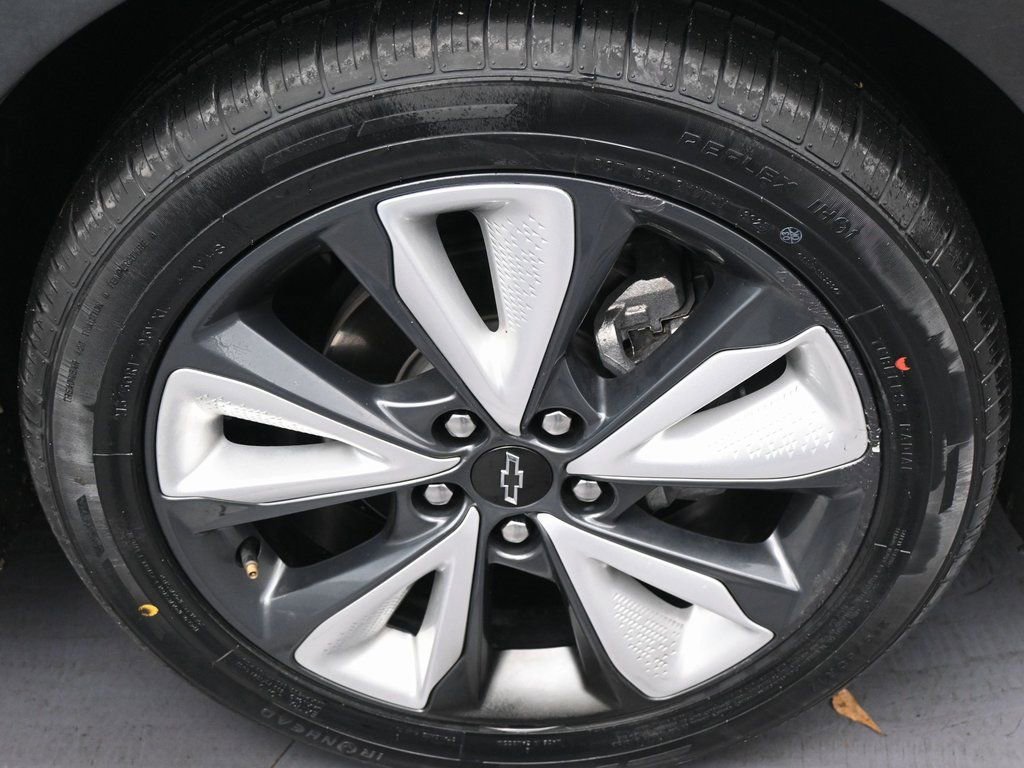 Used 2022 Chevrolet Bolt EUV LT w/ Convenience Package FWD image 37