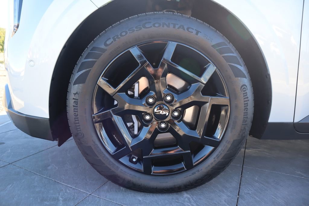 Used 2025 Kia Carnival SX Prestige image 31