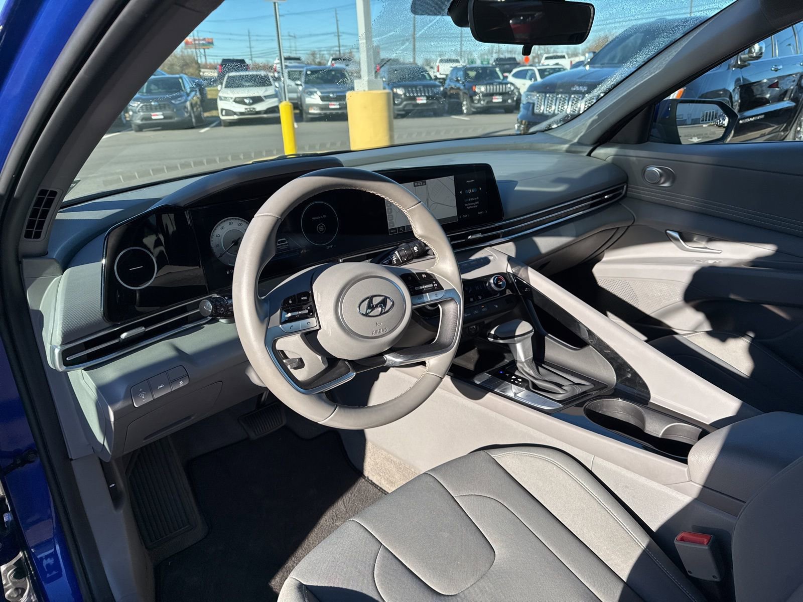 Used 2023 Hyundai Elantra SEL w/ Convenience Package image 11