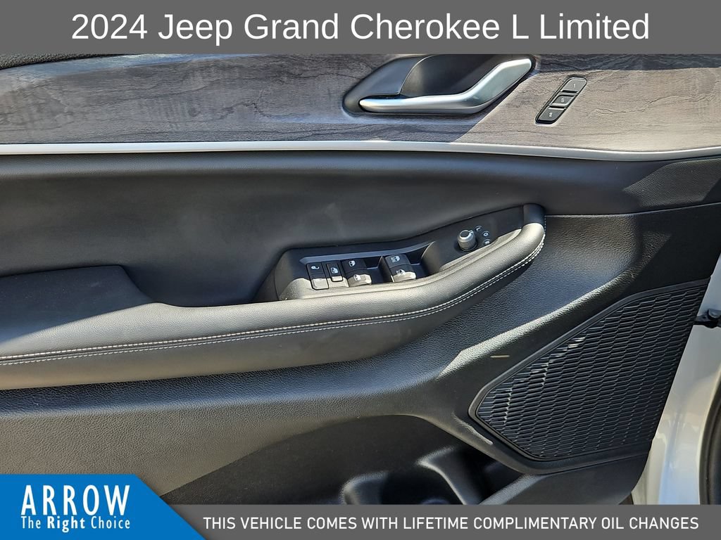 Used 2024 Jeep Grand Cherokee L Limited w/ Luxury Tech Group II AWD/4WD image 21