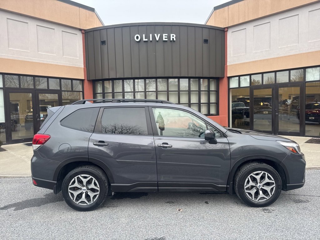 Used 2021 Subaru Forester Premium image 8