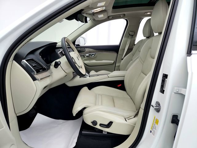 Certified 2024 Volvo XC90 T8 Ultimate w/ Protection Package Premier image 18