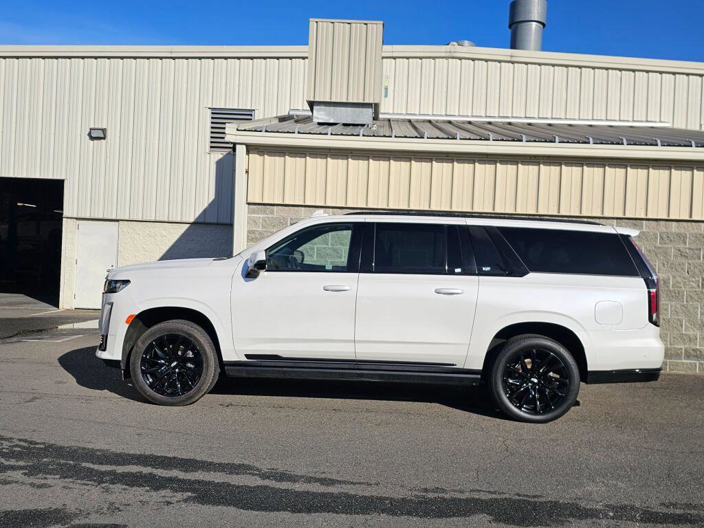 Certified 2023 Cadillac Escalade ESV Sport Platinum image 4