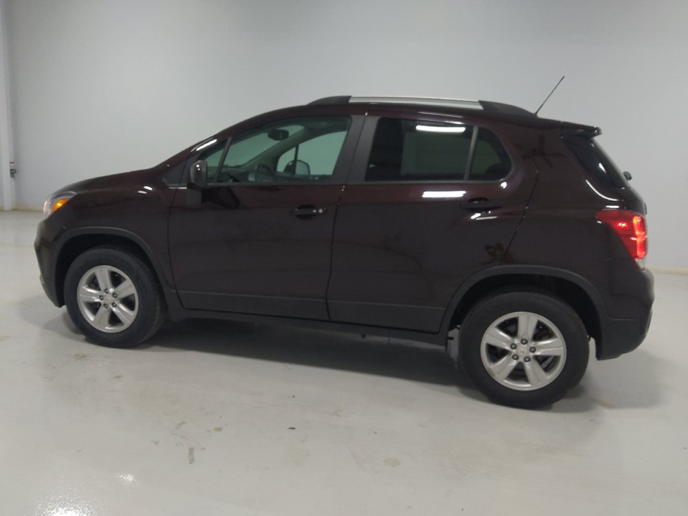 Used 2021 Chevrolet Trax LT w/ LT Convenience Package AWD/4WD image 3
