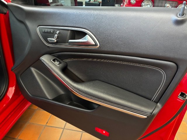 Used 2019 Mercedes-Benz CLA 250 image 33