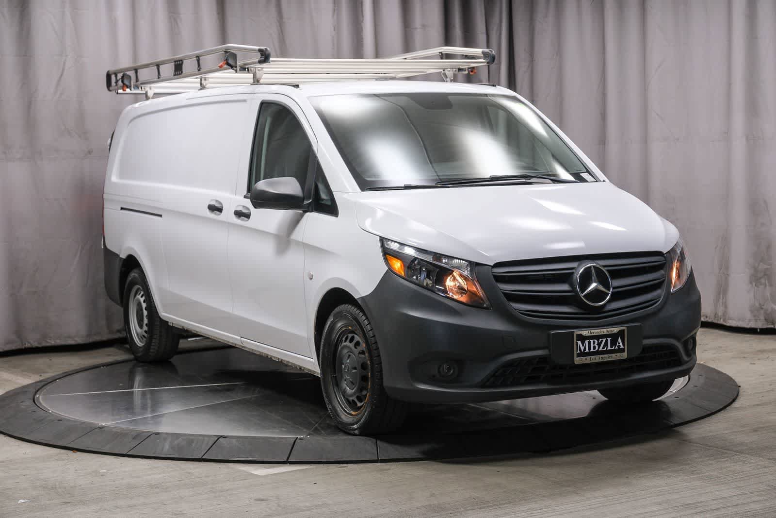 Used 2023 Mercedes-Benz Metris image 5