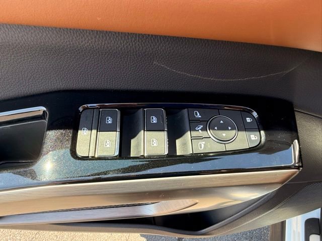 Certified 2025 Nissan Pathfinder Platinum image 13