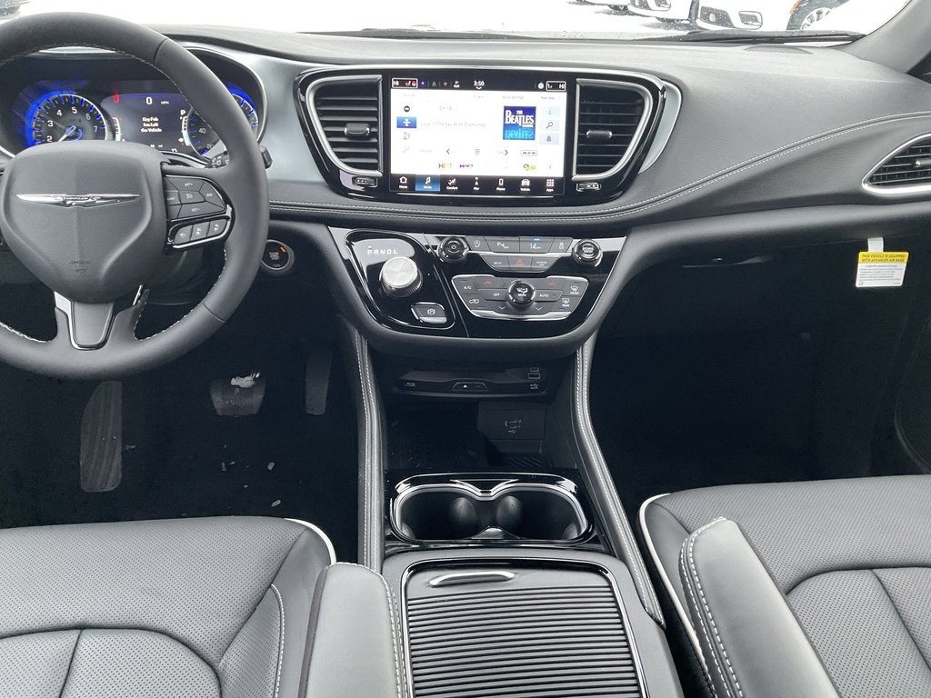 New 2026 Chrysler Pacifica Limited w/ Uconnect Theater Family Group image 12