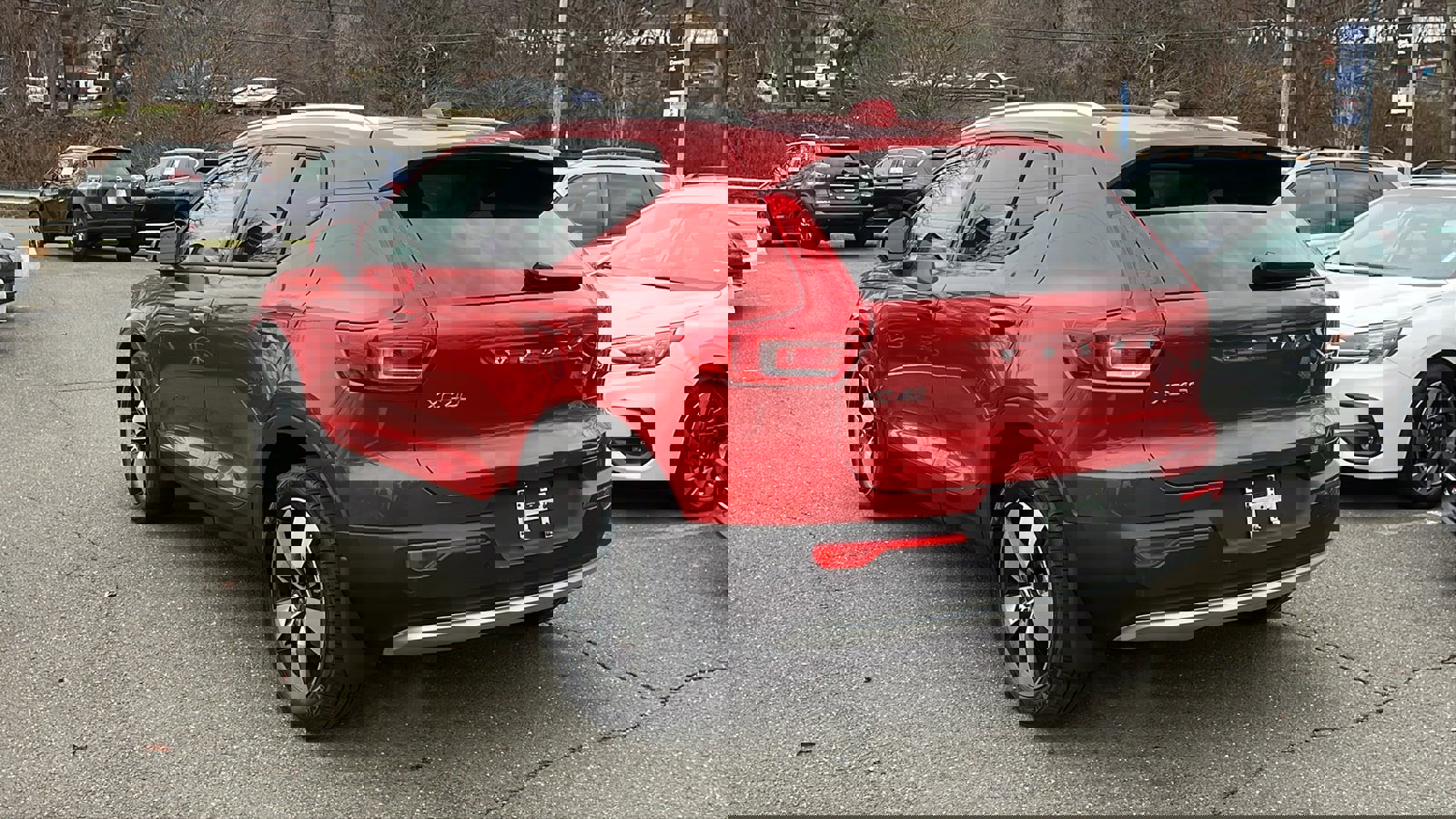 Used 2022 Volvo XC40 T5 Momentum image 5