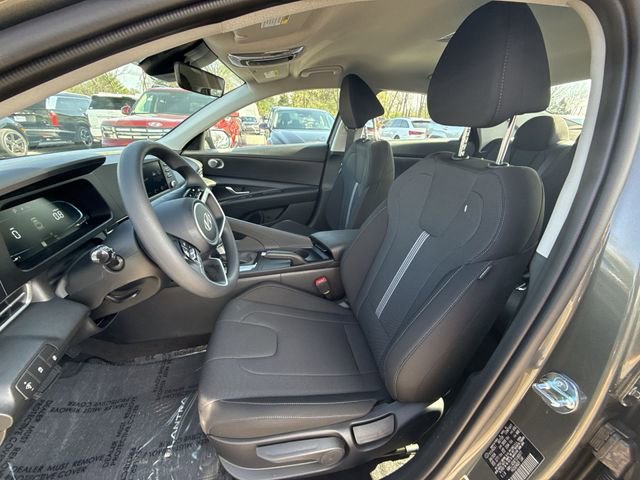 New 2026 Hyundai Elantra SE FWD image 11