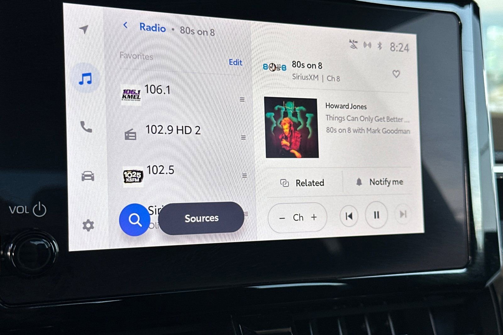 Used 2023 Toyota Corolla SE w/ SE Package image 14
