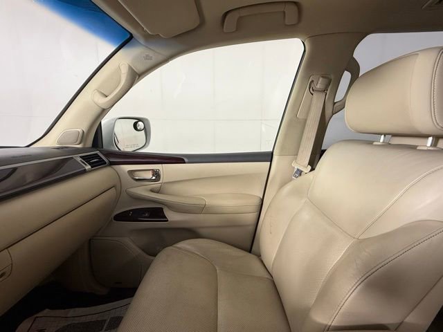 Used 2014 Lexus LX 570 4WD image 19