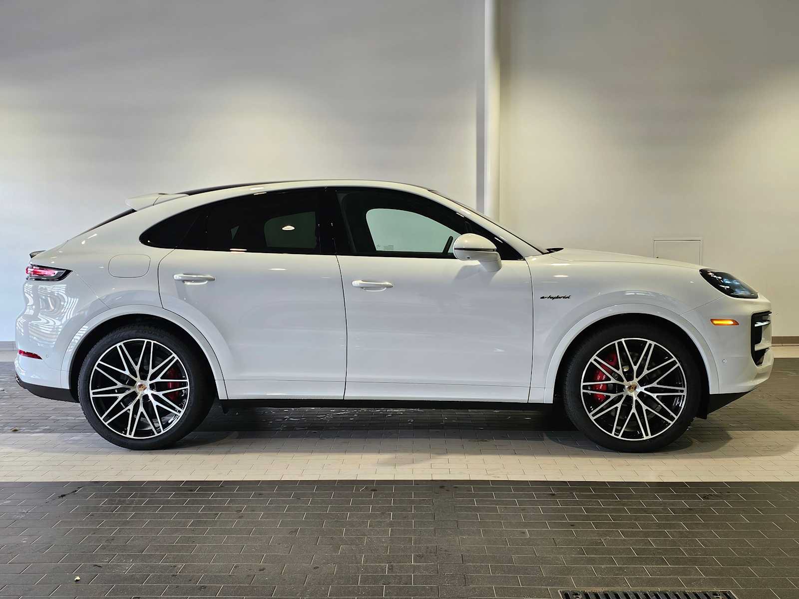 New 2025 Porsche Cayenne S AWD/4WD image 8