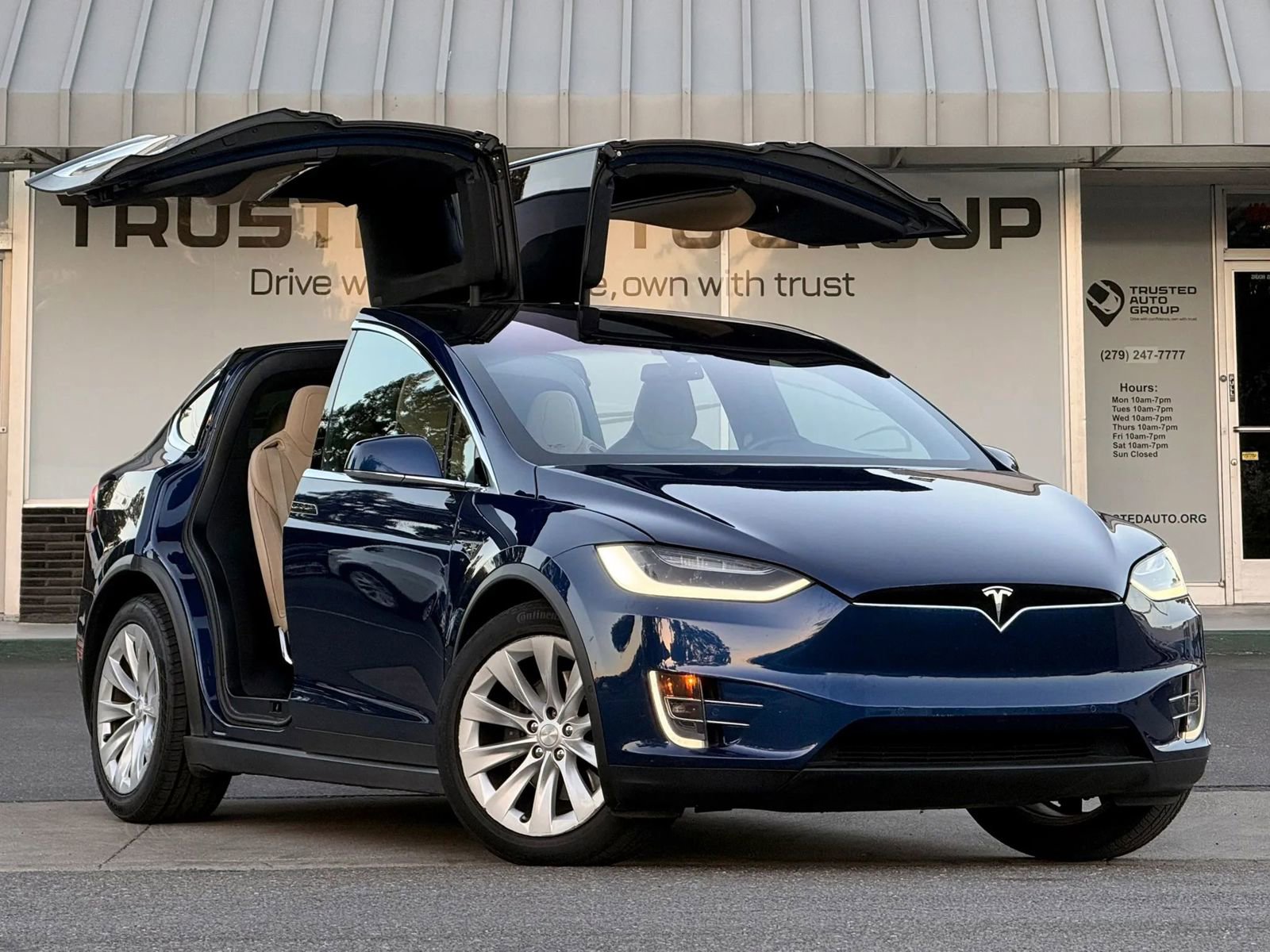 Used 2016 Tesla Model X 75D AWD/4WD image 2