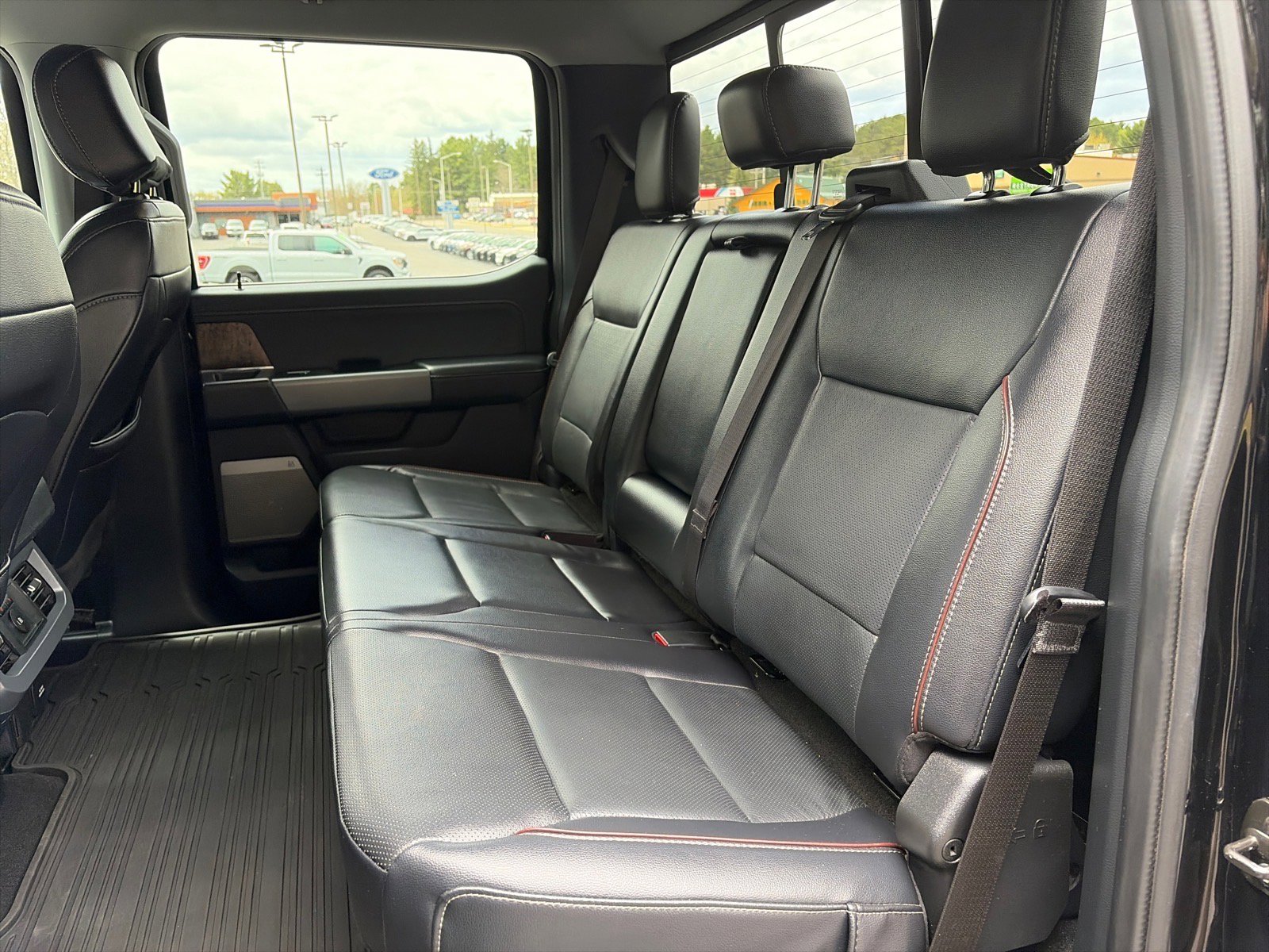 Used 2024 Ford F350 Lariat w/ Lariat Ultimate Package AWD/4WD image 11