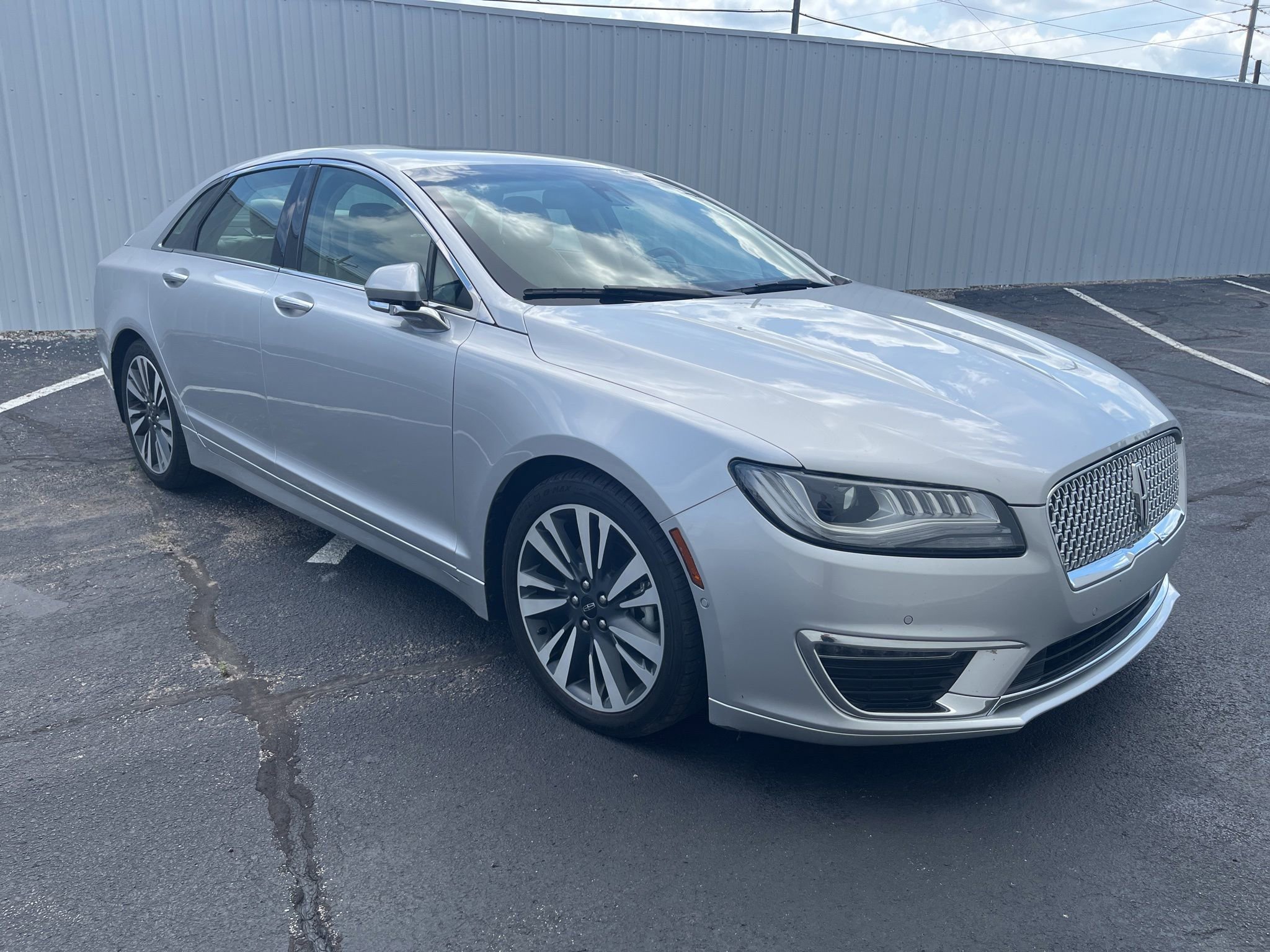 Used 2019 Lincoln MKZ Reserve FWD image 1
