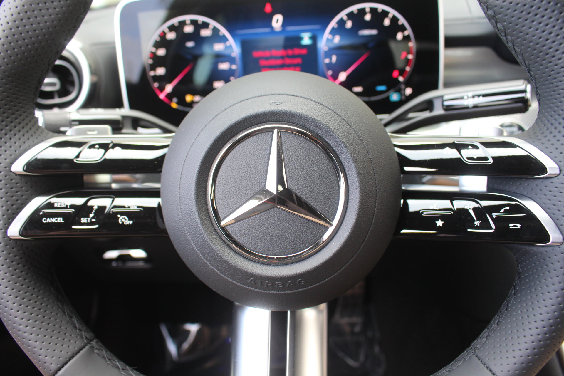 Used 2025 Mercedes-Benz C 300 Sedan image 25