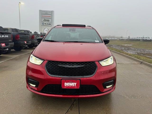 New 2026 Chrysler Pacifica Limited w/ S Appearance Package image 2