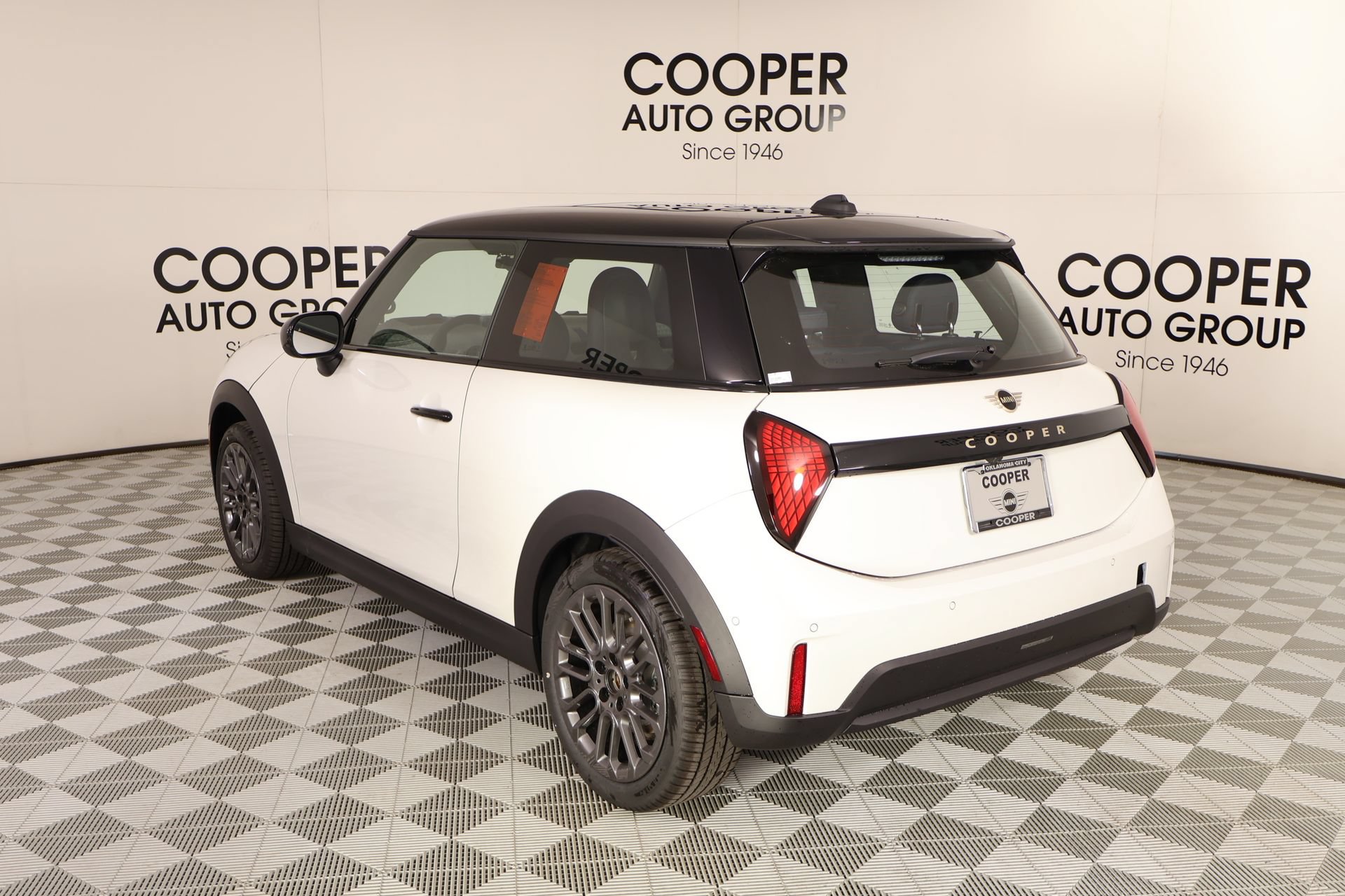New 2026 MINI Cooper 2-Door Hardtop FWD image 18