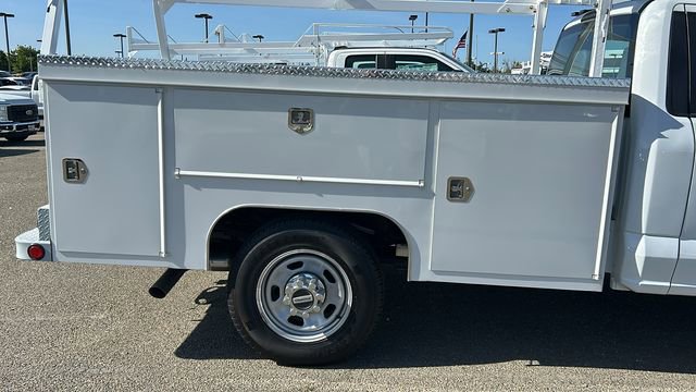 New 2026 Ford F350 XL w/ XL Chrome Package image 4