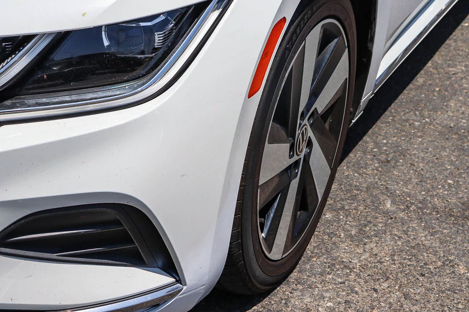 Used 2021 Volkswagen Arteon SE FWD image 4