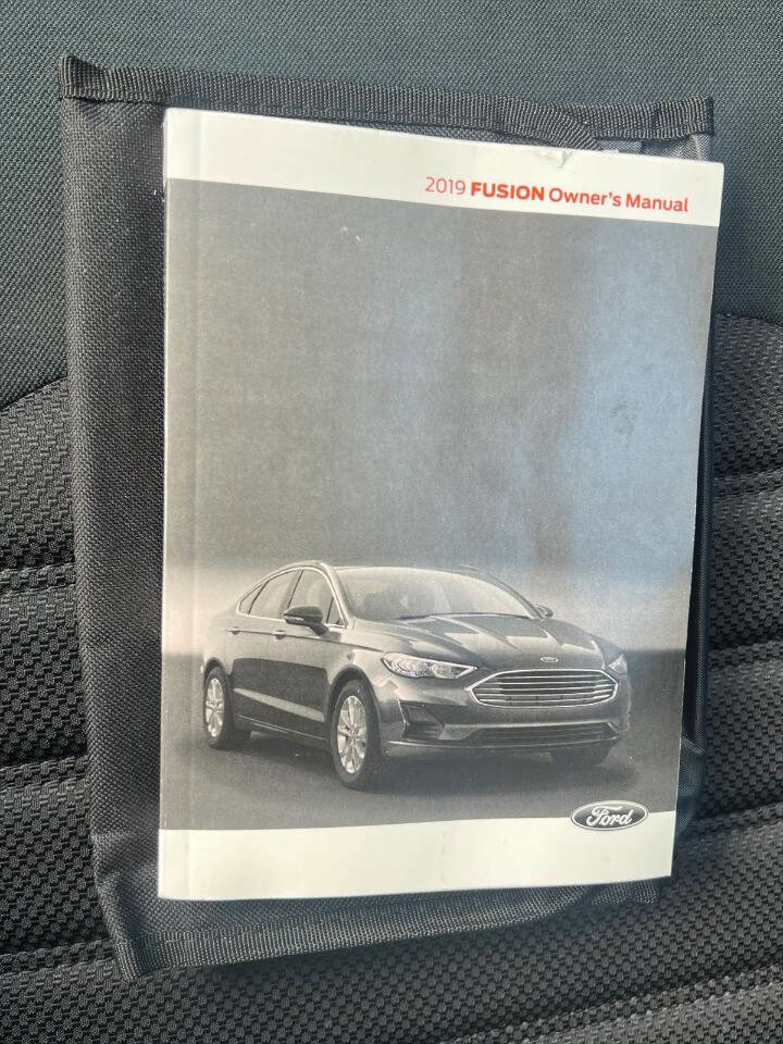 Used 2019 Ford Fusion SE image 17