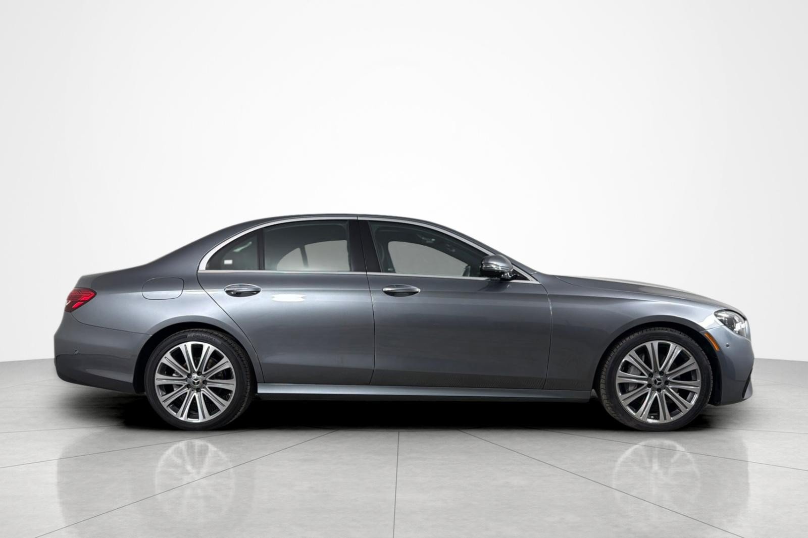 Used 2023 Mercedes-Benz E 350 4MATIC Sedan image 6