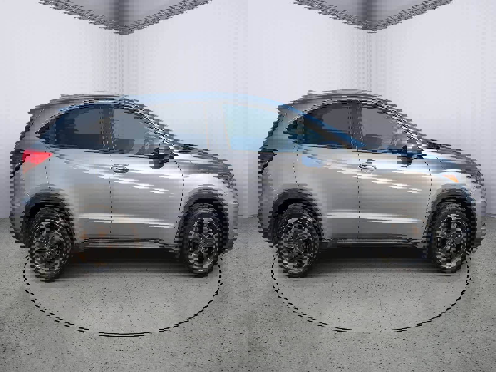 Certified 2018 Honda HR-V EX-L image 2