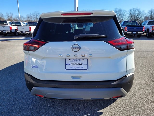 Used 2023 Nissan Rogue S image 8