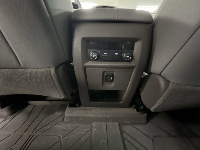 Certified 2020 Chevrolet Traverse LT FWD image 20