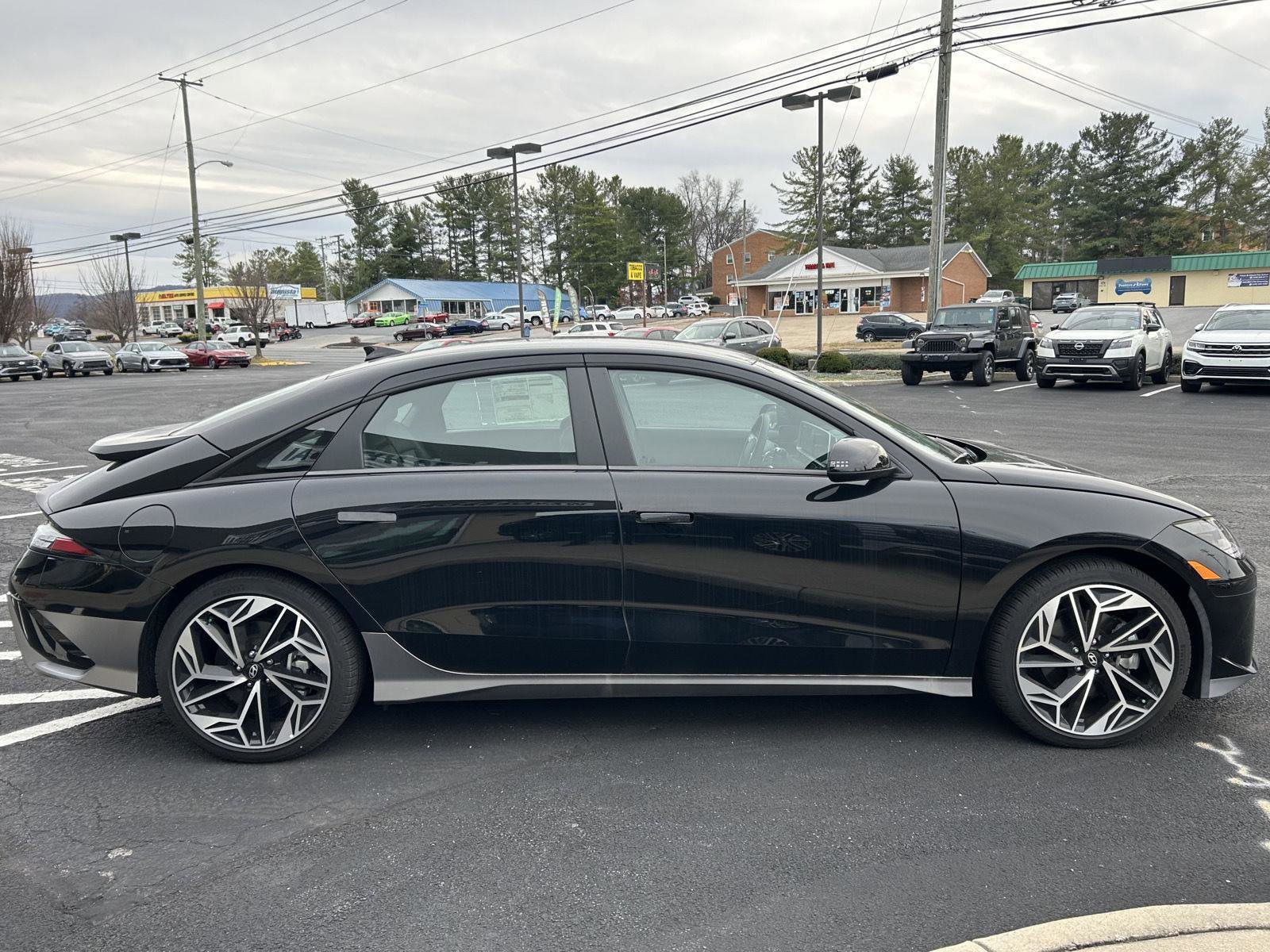 Certified 2023 Hyundai Ioniq 6 SEL w/ Cargo Package image 9