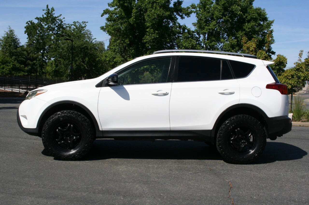 Used 2014 Toyota RAV4 LE AWD/4WD image 5