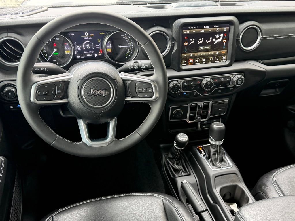 Used 2023 Jeep Wrangler Unlimited Sahara w/ Cold Weather Group AWD/4WD image 17