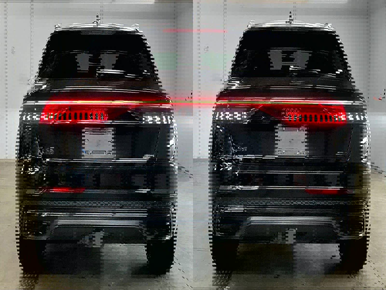 Used 2023 Audi Q8 Prestige w/ Prestige Package image 7