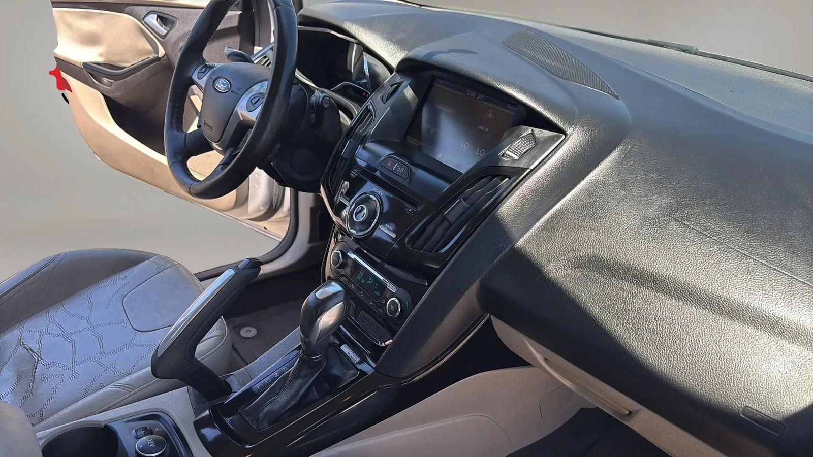 Used 2013 Ford Focus Electric Hatchback FWD image 42