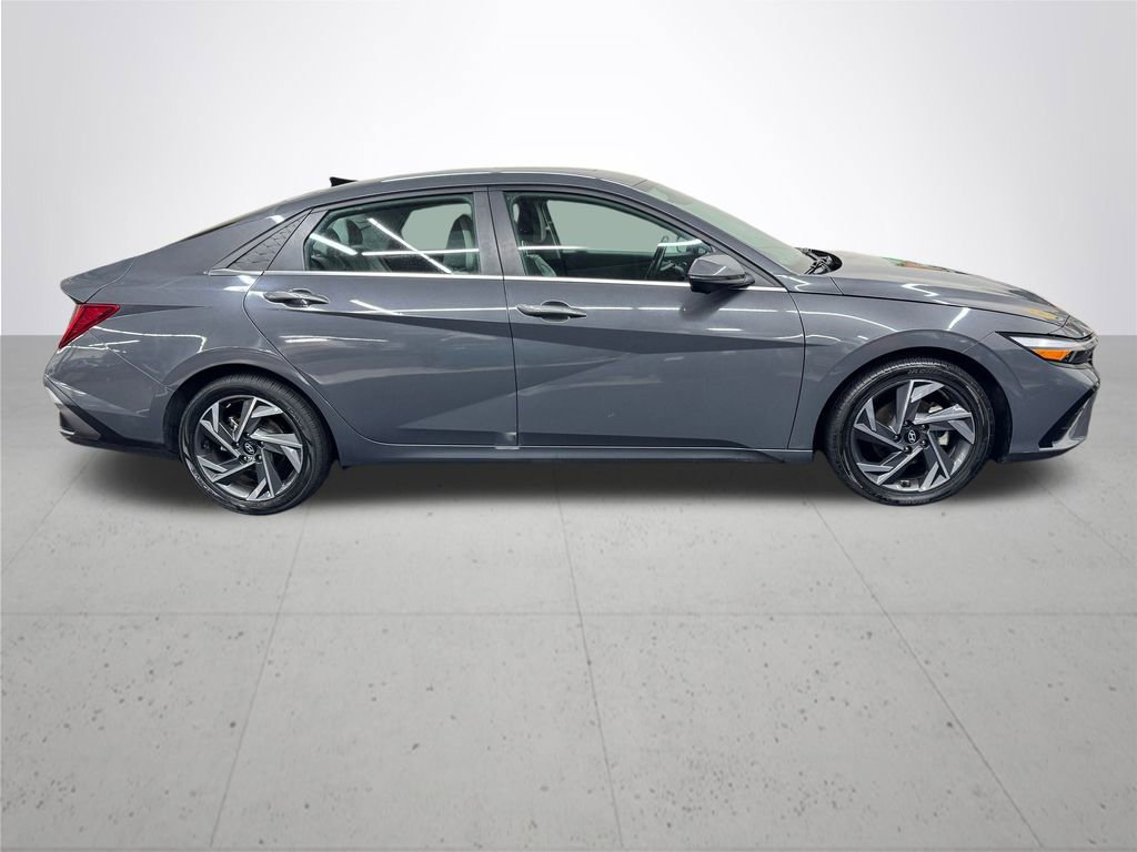 Used 2024 Hyundai Elantra Limited image 8