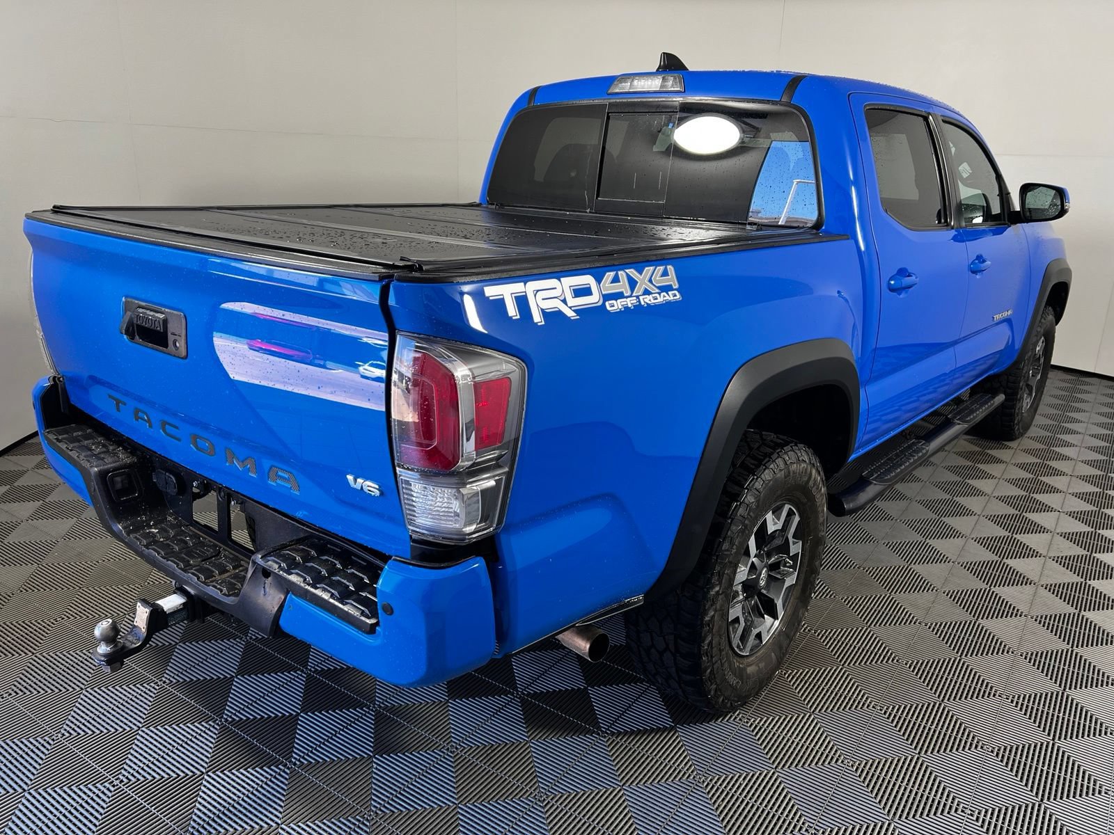 Used 2020 Toyota Tacoma TRD Off-Road w/ TRD Premium Off Road Package AWD/4WD image 5