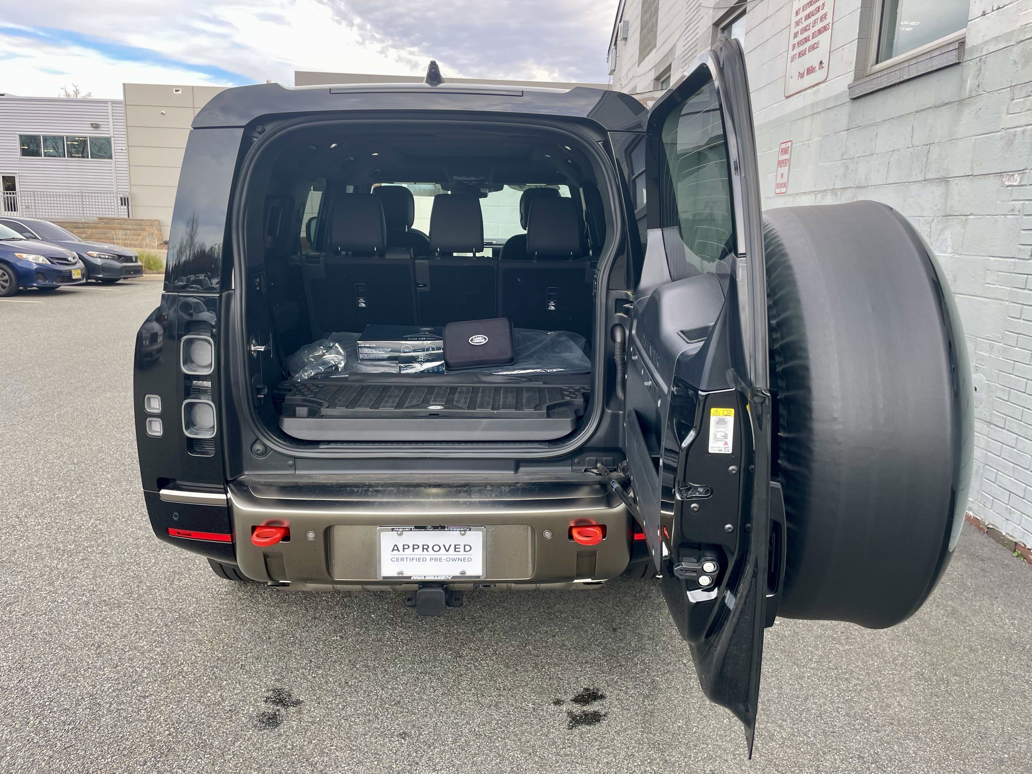 Certified 2024 Land Rover Defender 130 X image 40