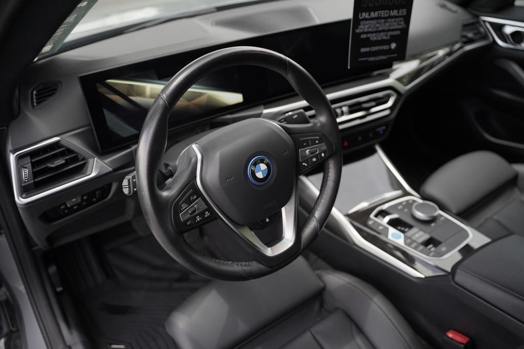 Used 2023 BMW i4 eDrive35 RWD image 9