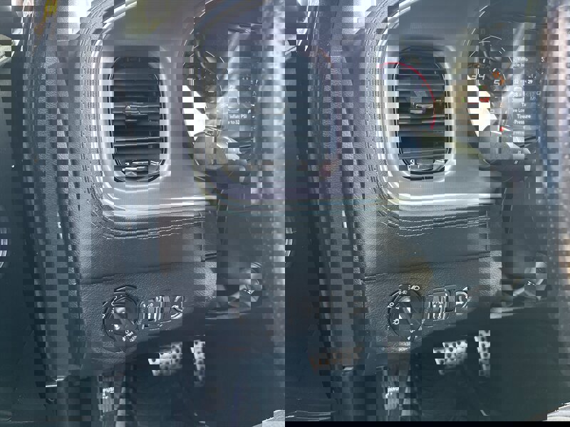 Used 2019 Dodge Charger R/T w/ Plus Group image 46