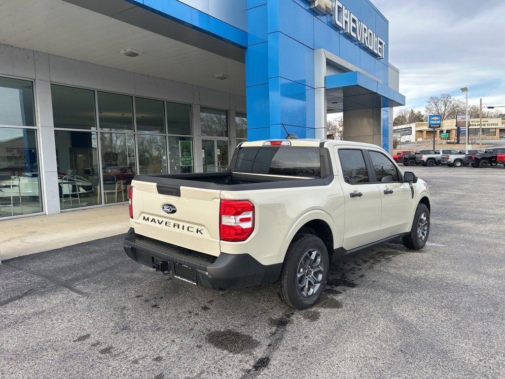 Used 2025 Ford Maverick XLT w/ Equipment Group 302A image 3
