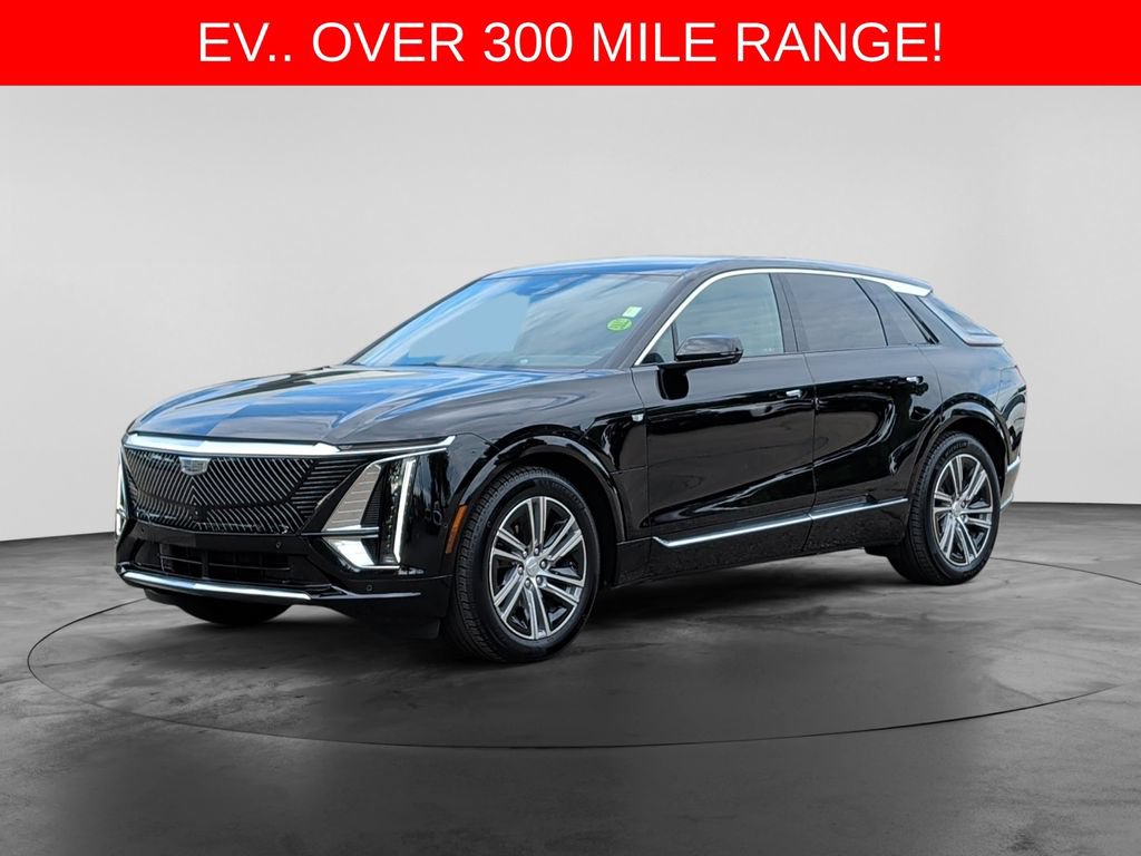 Used 2024 Cadillac Lyriq Luxury w/ LPO, Floor Liner Package AWD/4WD image 3