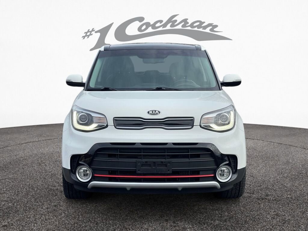 Used 2017 Kia Soul ! w/ Tech Package FWD image 2