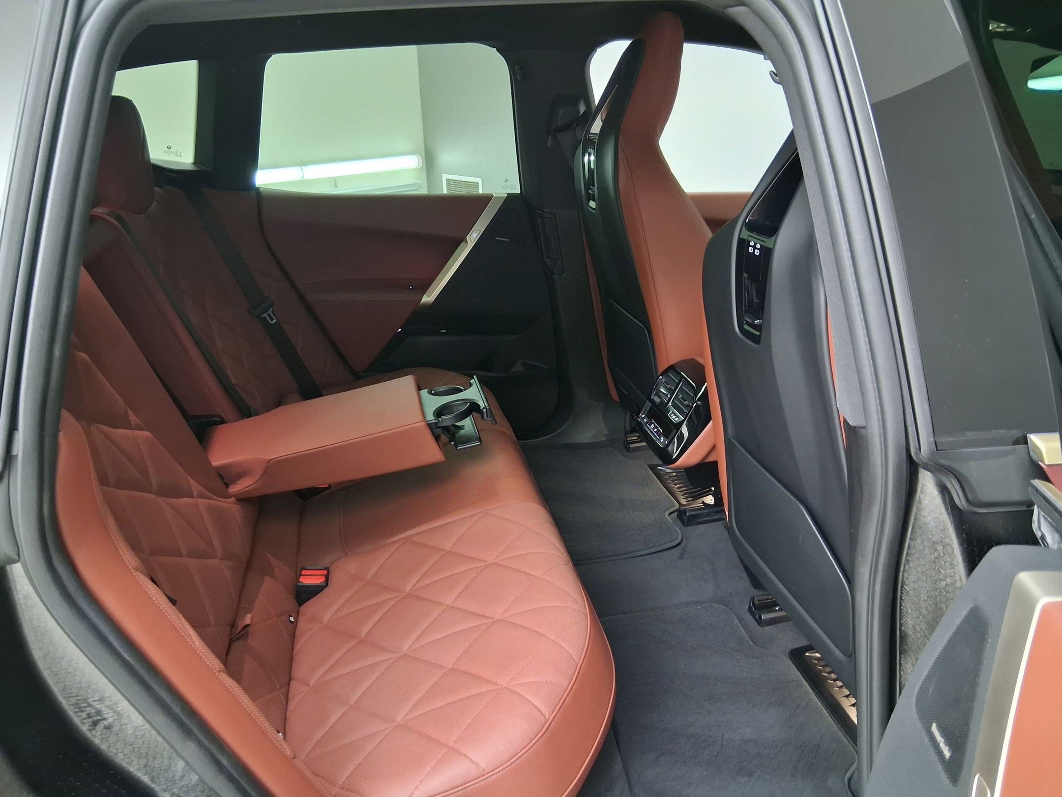 Certified 2023 BMW iX xDrive50 w/ Premium Package image 30