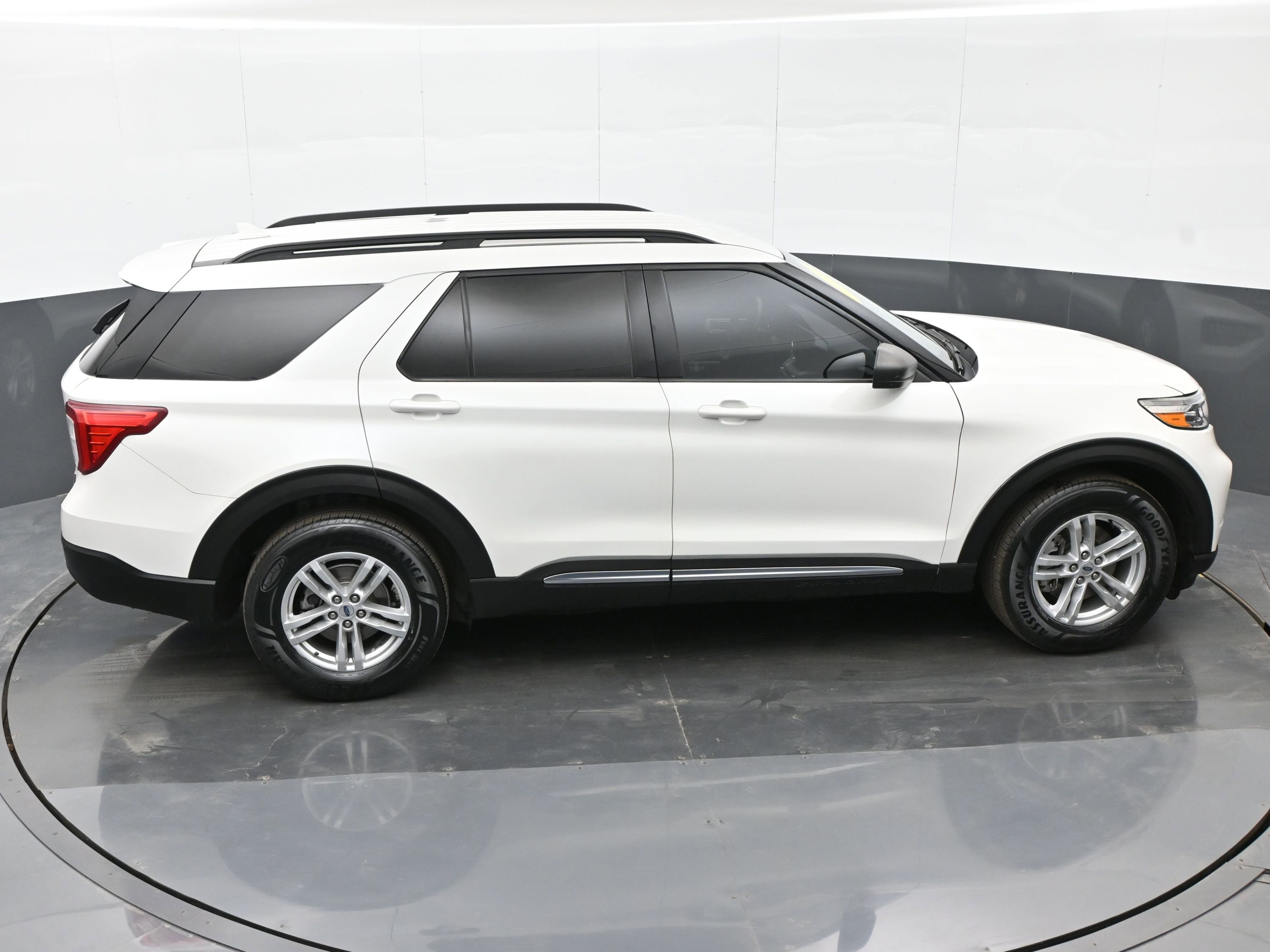 Used 2020 Ford Explorer XLT w/ Equipment Group 202A image 38