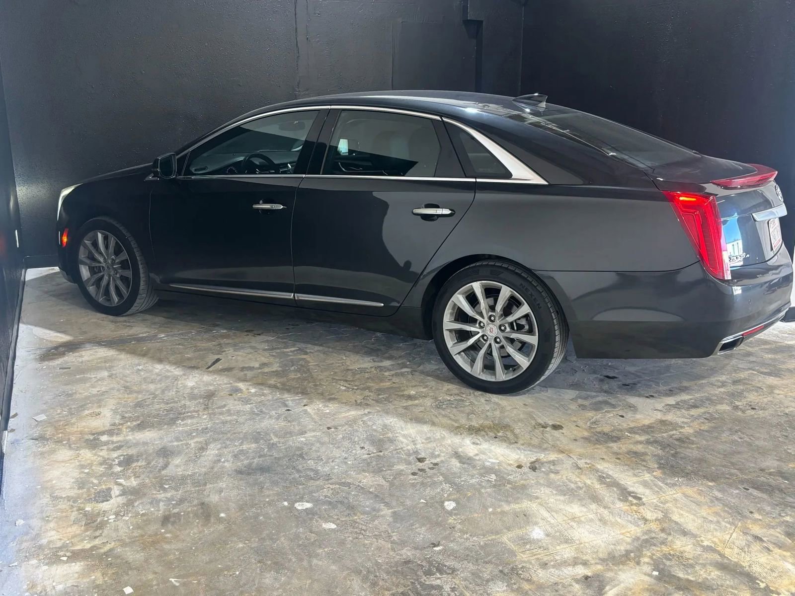 Used 2015 Cadillac XTS Luxury AWD/4WD image 4