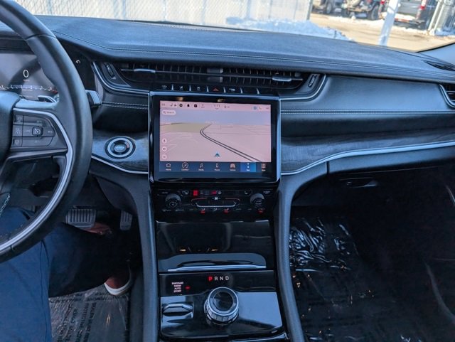 Used 2022 Jeep Grand Cherokee L Limited w/ Trailer Tow Group (B) image 3