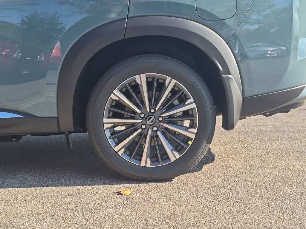 New 2026 Nissan Pathfinder Platinum AWD/4WD image 12