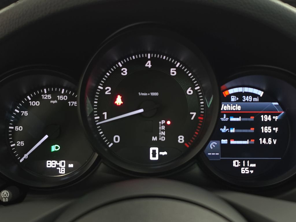 Certified 2025 Porsche Macan image 15